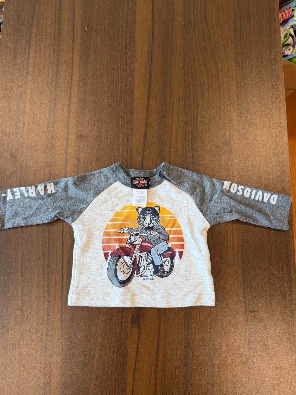 Harley-Davidson Kids Baby Cream & Gray Raglan Motorcycle Sunset Tee 0-3M
